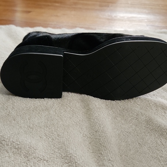 Chanel shearling platform combat boots with socks - Picture 5 of 7